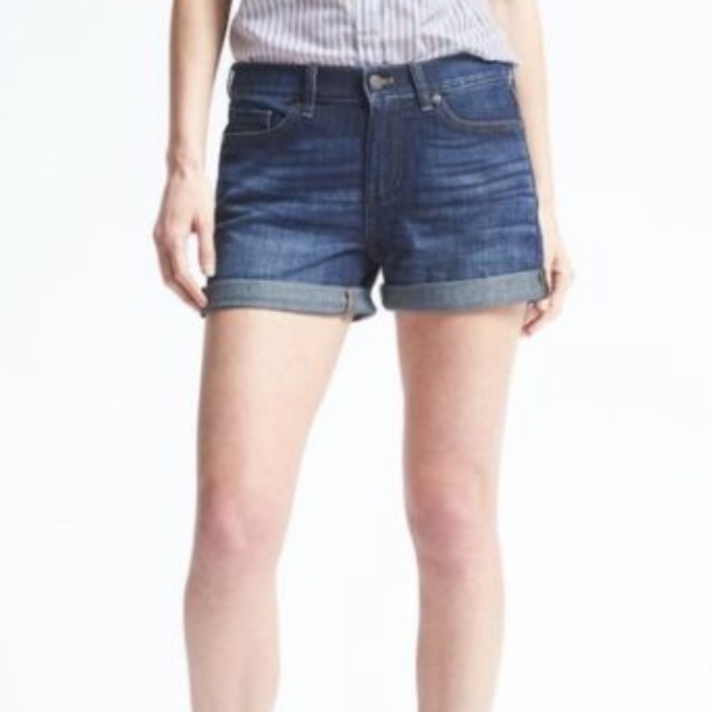 Banana Republic dark wash denim shorts rolled hem size 26